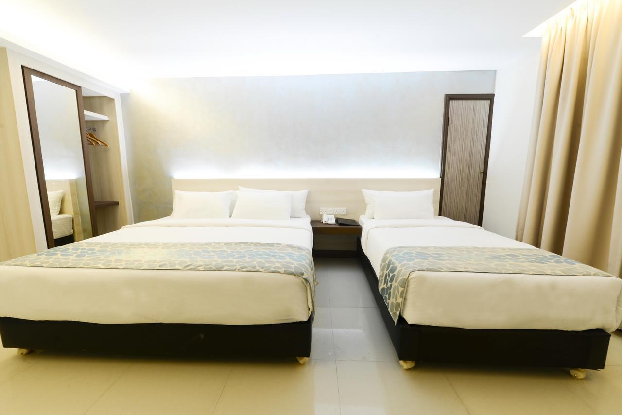 Samudra Hotel Кучинг Экстерьер фото