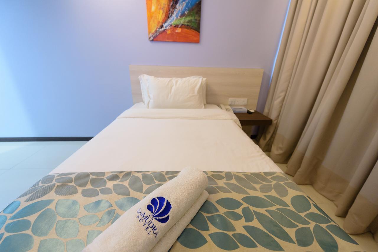 Samudra Hotel Кучинг Экстерьер фото