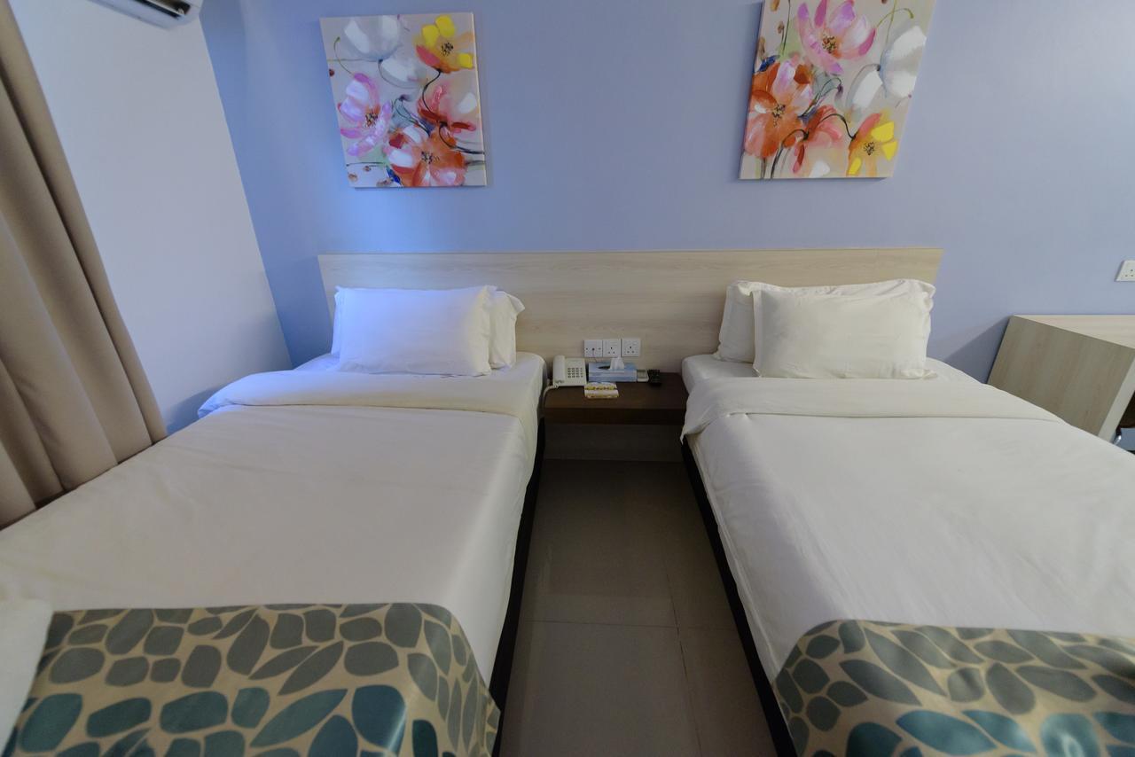 Samudra Hotel Кучинг Экстерьер фото