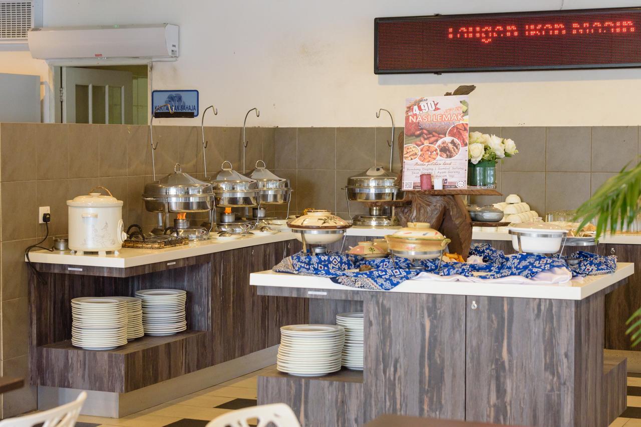 Samudra Hotel Кучинг Экстерьер фото